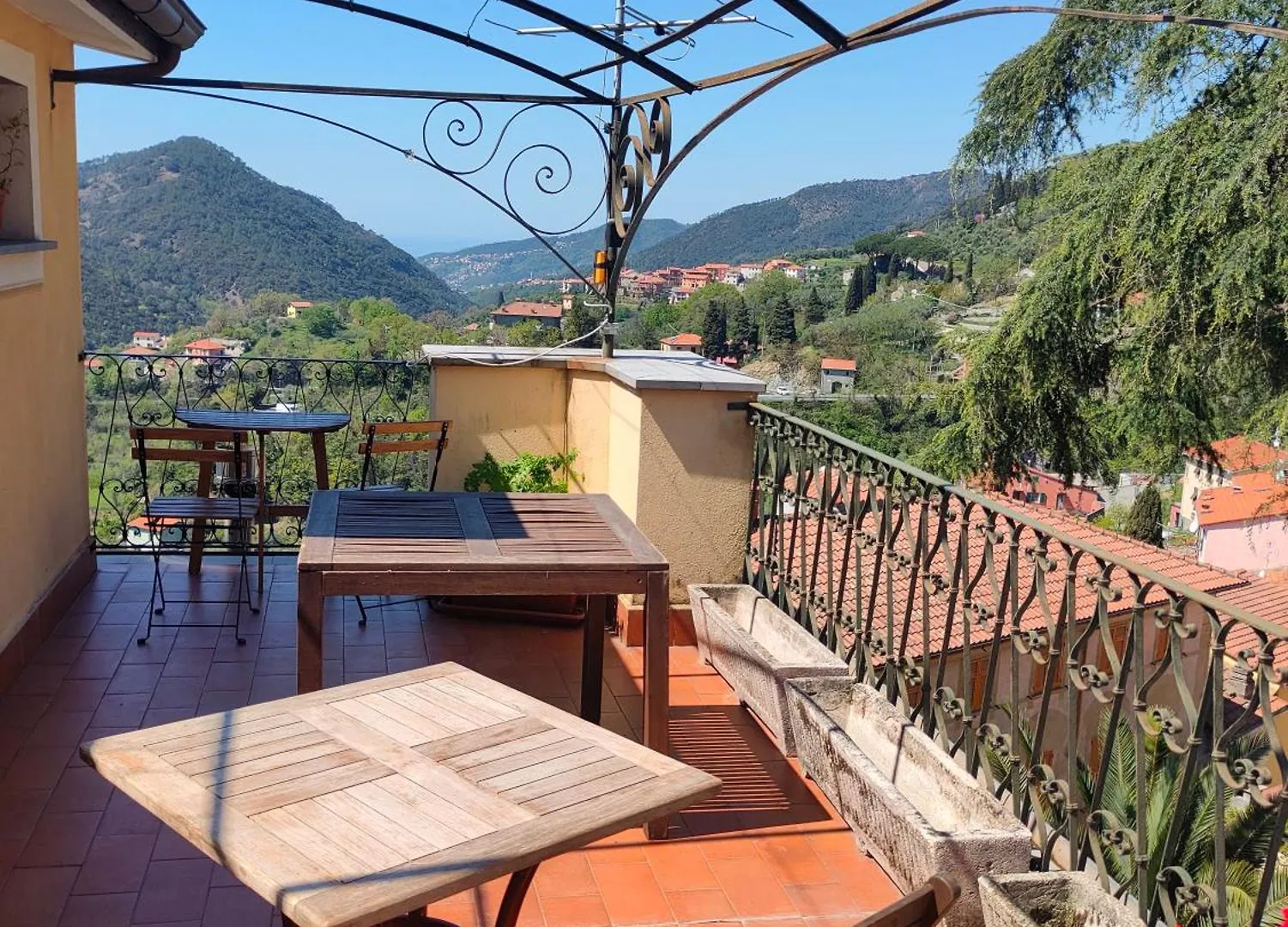 Bed & Breakfast Camera Tra Le Cinque Terre, Camogli E Portofino. Vista Valle E Scorcio Mare All'Orizzonte Castiglione Chiavarese