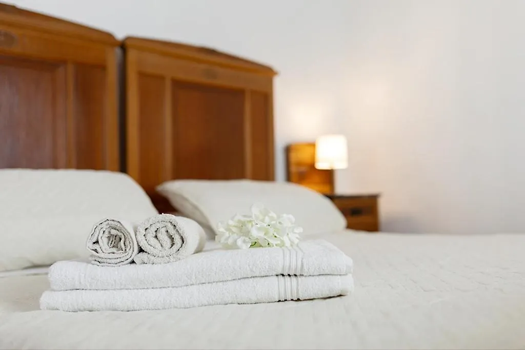 Bed & Breakfast Camera Tra Le Cinque Terre, Camogli E Portofino. Vista Valle E Scorcio Mare All'Orizzonte Castiglione Chiavarese Italy